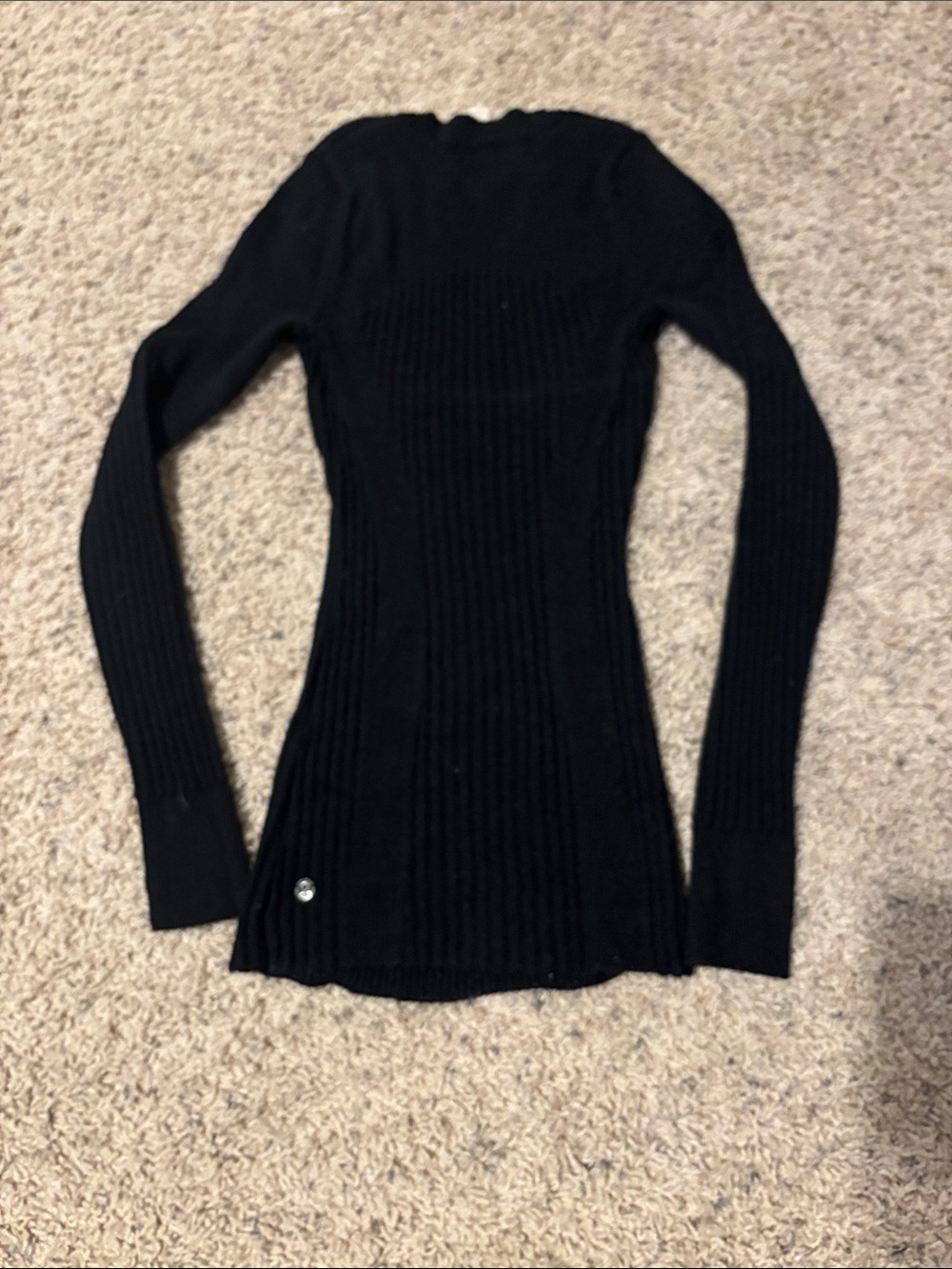 Lululemon black sweater
Size 4 - Picture 5 of 7